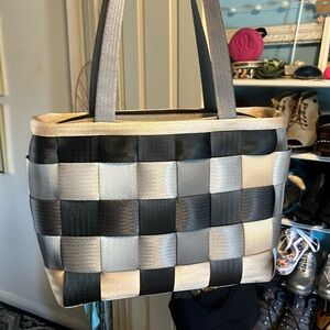 Harvey original seatbelt bag